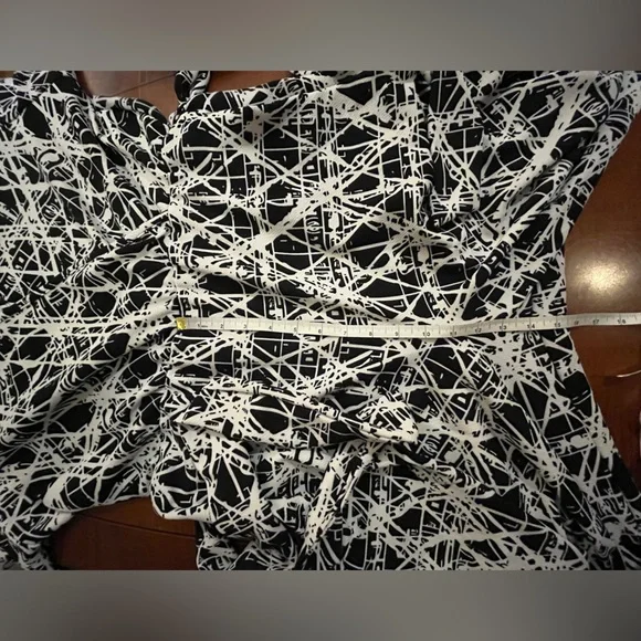 Karen-T Design jumpsuit / romper wide-leg. Black & white geometric. Stretchy. L - Picture 11 of 13